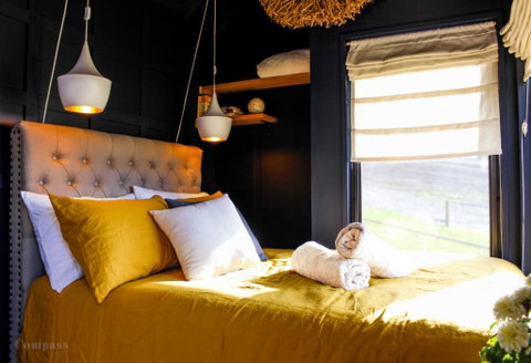 Compass Hut - Australian Directory 1