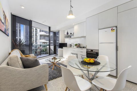 Complete Host SEE Apartments - Australian Directory 0