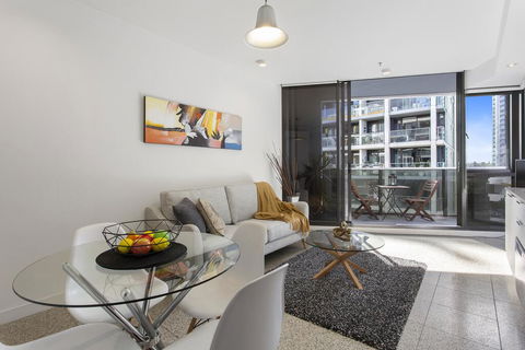 Complete Host SEE Apartments - Australian Directory 2