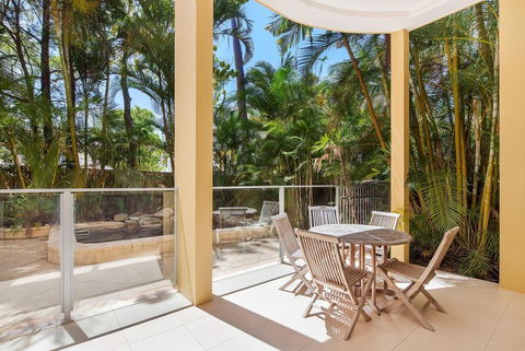 Contemporary & Luxurious, Little Cove - Australian Directory 2