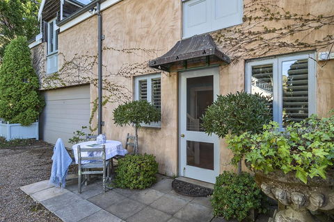 COOKS HOUSE - Australian Directory 3