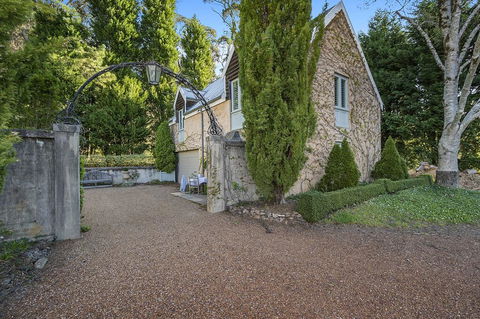 COOKS HOUSE - Australian Directory 2