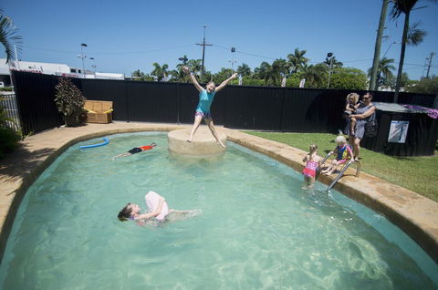 Cool Palms Motel - Australian Directory 2
