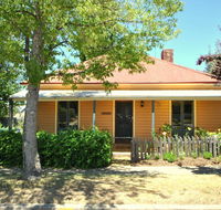Cooma Cottage - Australian Directory