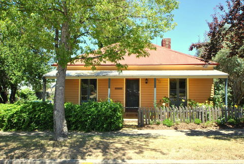 Cooma Cottage - Australian Directory 0