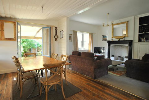 Cooma Cottage - Australian Directory 1