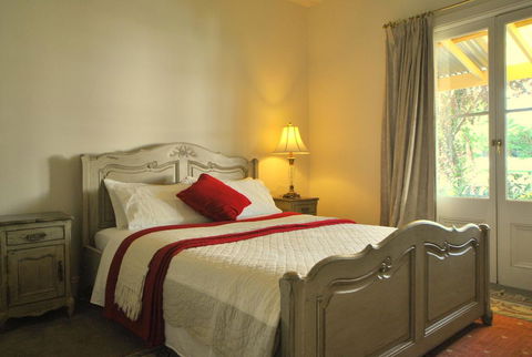 Cooma Cottage - Australian Directory 3