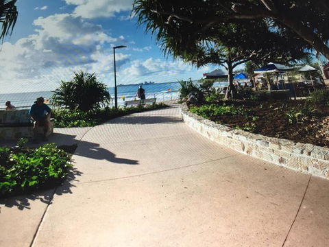 Coral Sea Views Beachfront Penthouse - Australian Directory 3