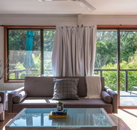 Coral's  Elizabeth Beach - Australian Directory
