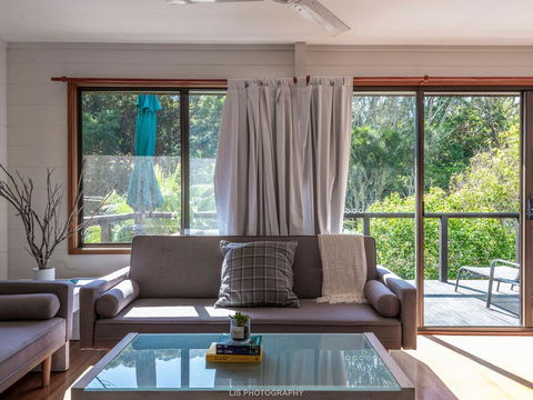 Coral's @ Elizabeth Beach - Australian Directory 0