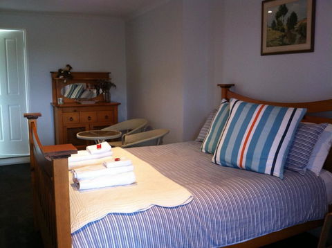 Corinella On The Esplanade Bed & Breakfast - Australian Directory 3