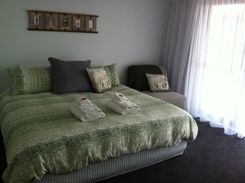 Corinella On The Esplanade Bed & Breakfast - Australian Directory 2