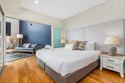 Corporate Boardies @ Bells Boulevard - Australian Directory 1