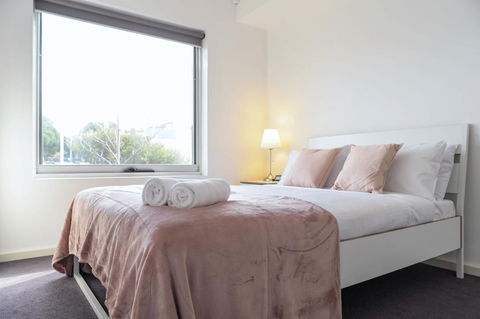 Cosy Apartment Near Racecourse - Australian Directory 3