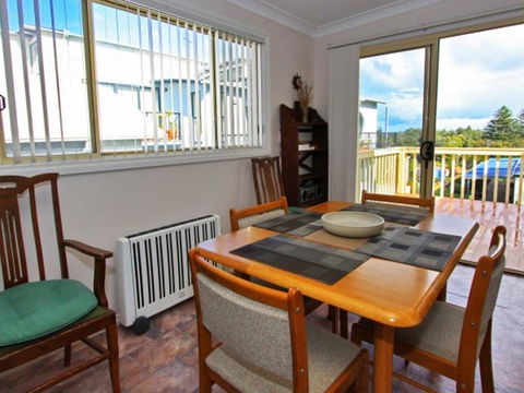 Cosy Cottage By The Sea - Australian Directory 1