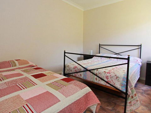 Cosy Cottage By The Sea - Australian Directory 3