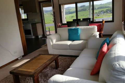Cosy Cottage Valley Views - Australian Directory 2