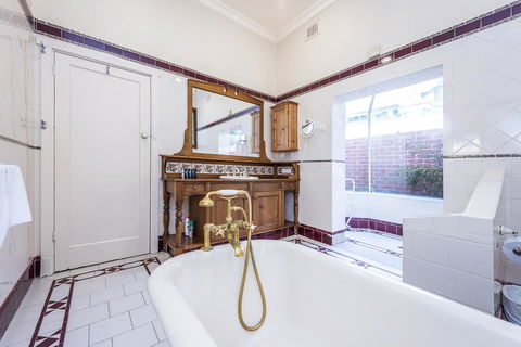 Cottesloe Eclectic House - Australian Directory 0