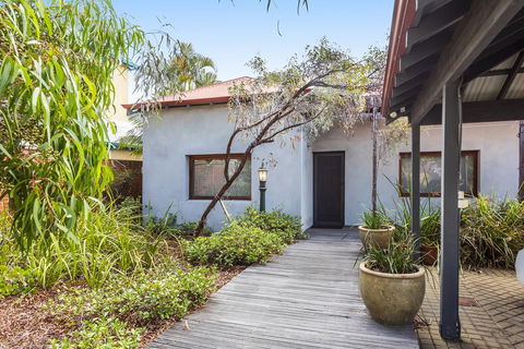 Cottesloe Eclectic House - Australian Directory 1