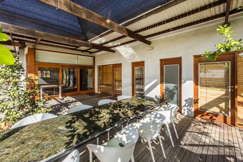 Cottesloe Eclectic House - Australian Directory 3