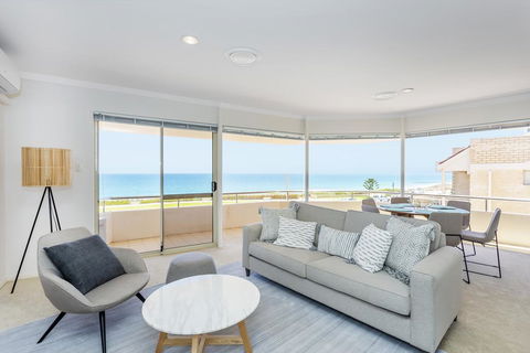 Cottesloe Ocean View House - Australian Directory 1