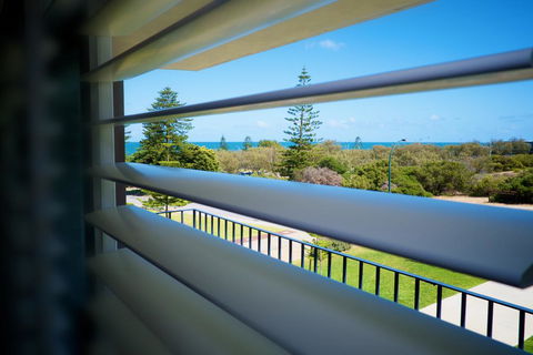 Cottesloe Parkside On The Beach - Australian Directory 3