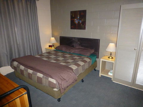 Cottonwood Lodge - Australian Directory 3