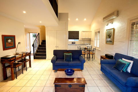Country Apartments - Australian Directory 0