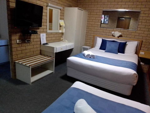 Country Home Motor Inn - Australian Directory 1