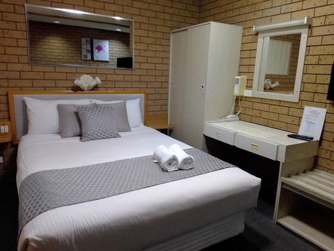 Country Home Motor Inn - Australian Directory 0