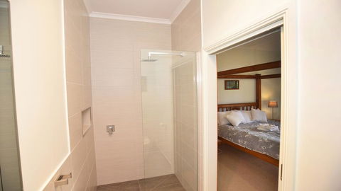 Country Lane Cottage - Australian Directory 3
