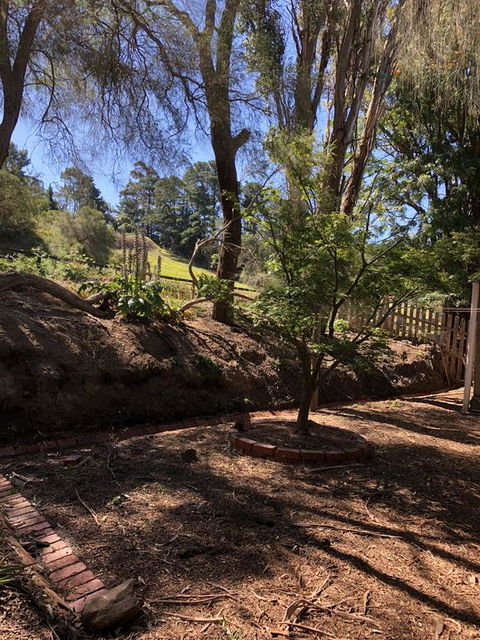 Country Lane Lysterfield - Australian Directory 3