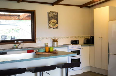 Country Lane Lysterfield - Australian Directory 2