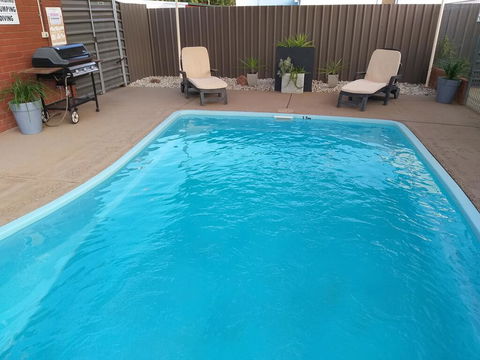 Country Mile Motor Inn - Australian Directory 3