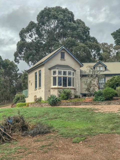 Country Paradise In The Gully - Australian Directory 3