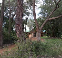 Country Retreat on 1 acre with pool hot tub surrounded by trees - Australian Directory