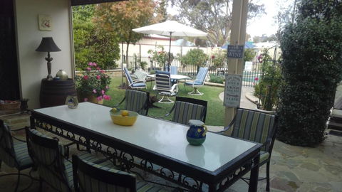 Courtsidecottage Bed And Breakfast - Australian Directory 2