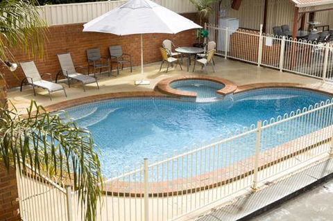 Courtyard Motor Inn - Australian Directory 1