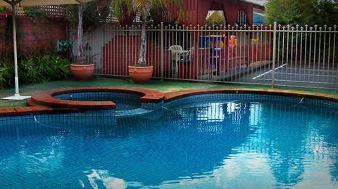 Courtyard Motor Inn - Australian Directory 3