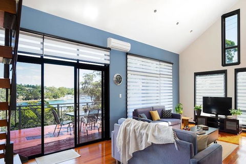 Cove View Retreat - Australian Directory 2