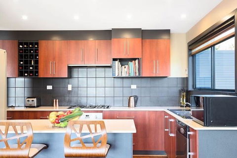 Cove View Retreat - Australian Directory 3