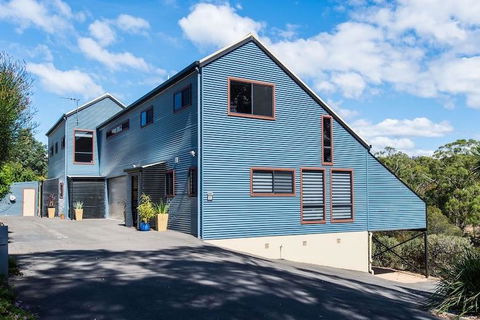 Cove View Retreat - Australian Directory 1