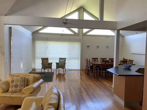 Cowes On Hotham - Australian Directory 2