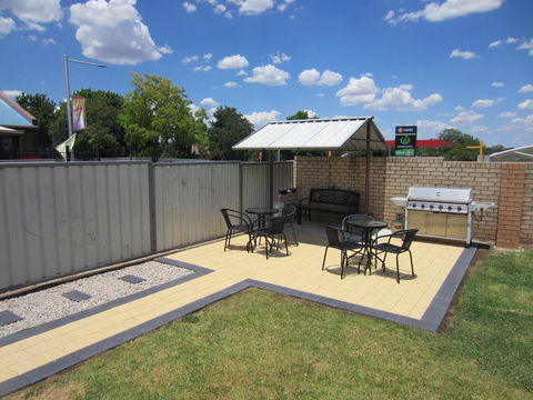 Cowra Crest Motel - Australian Directory 1