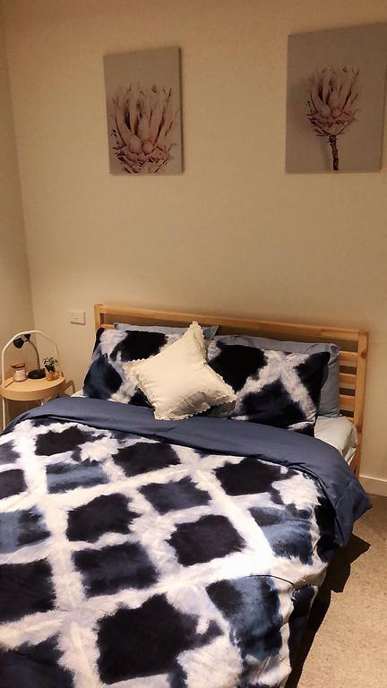 Cozy & Convenient 1Bdr Aparment + FREE Parking - Australian Directory 3