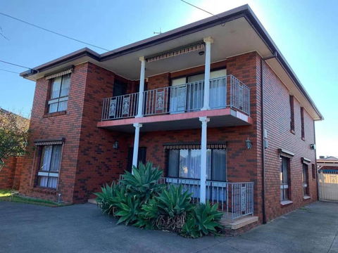 Cozy Ensuite Master Bedroom In Bentleigh East - Australian Directory 0