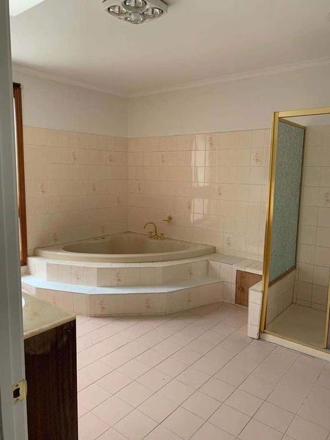 Cozy Ensuite Master Bedroom In Bentleigh East - Australian Directory 3