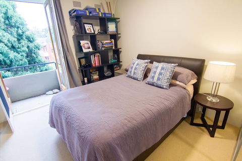Cozy One Bedroom Apartment In Waverton - Australian Directory 1
