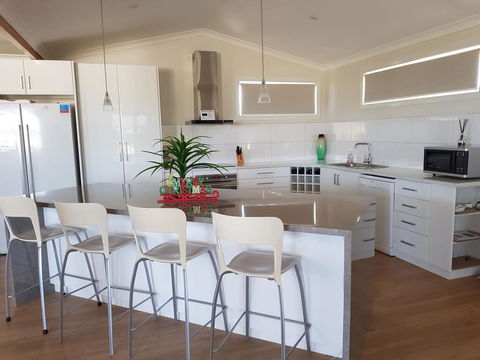 Cozzys Condo Luxury Beach House - Australian Directory 3
