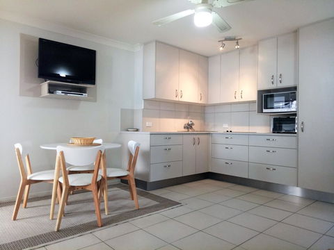 Cranbourne Court Unit 7 - Australian Directory 3